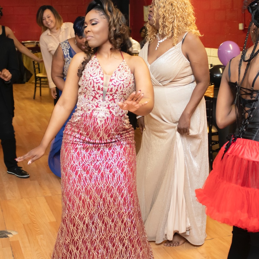 Prom dress - Picture 7 of 8